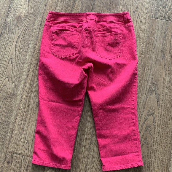 Chico’s Capri 2 (12-14) - Picture 4 of 8